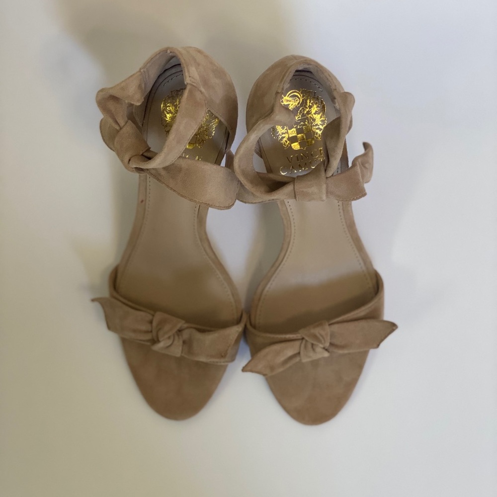Vince Camuto nude heels